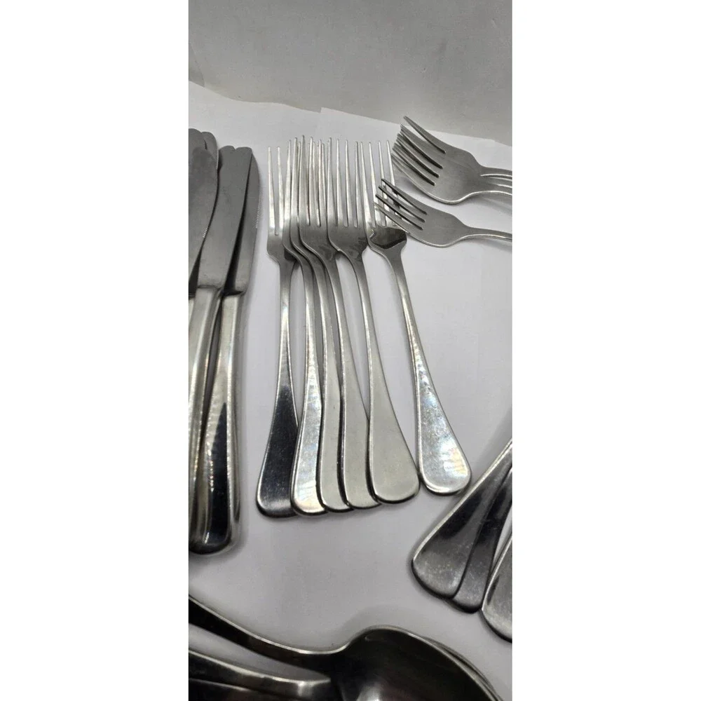 Hampton Silversmiths 20 Piece + Set Stainless Steel Flatware